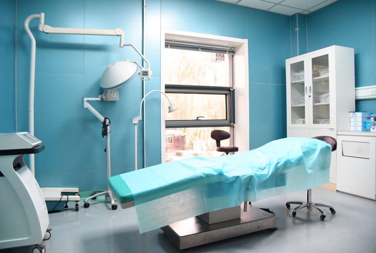 手术台.jpg 手术台.jpg